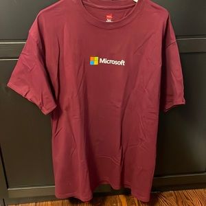 NWOT Hanes brand Microsoft mens T-shirt size xl. Burgundy.